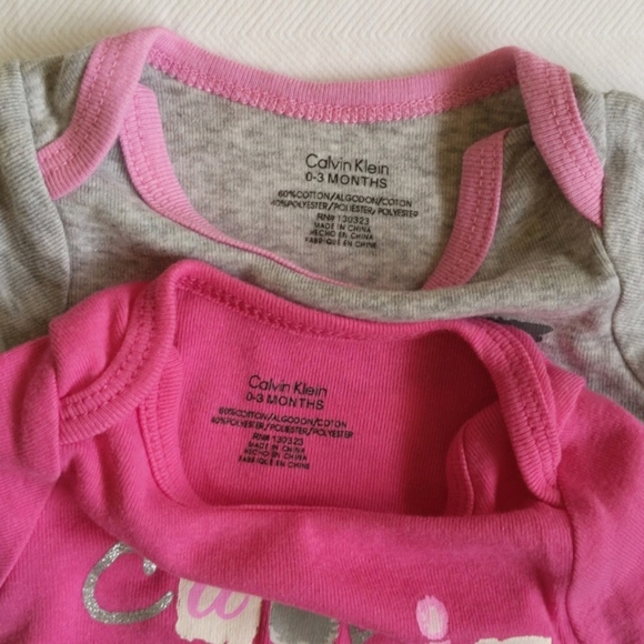 calvin klein 2-pack graphic bodysuit diaper shirt bundle 0-3 months baby girl - Picture 4 of 6